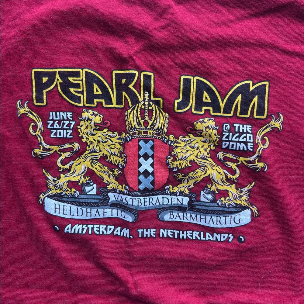 Pearl Jam 2012 Tour Amsterdam Netherlands Ziggo Dome Men’s Small Maroon Shirt